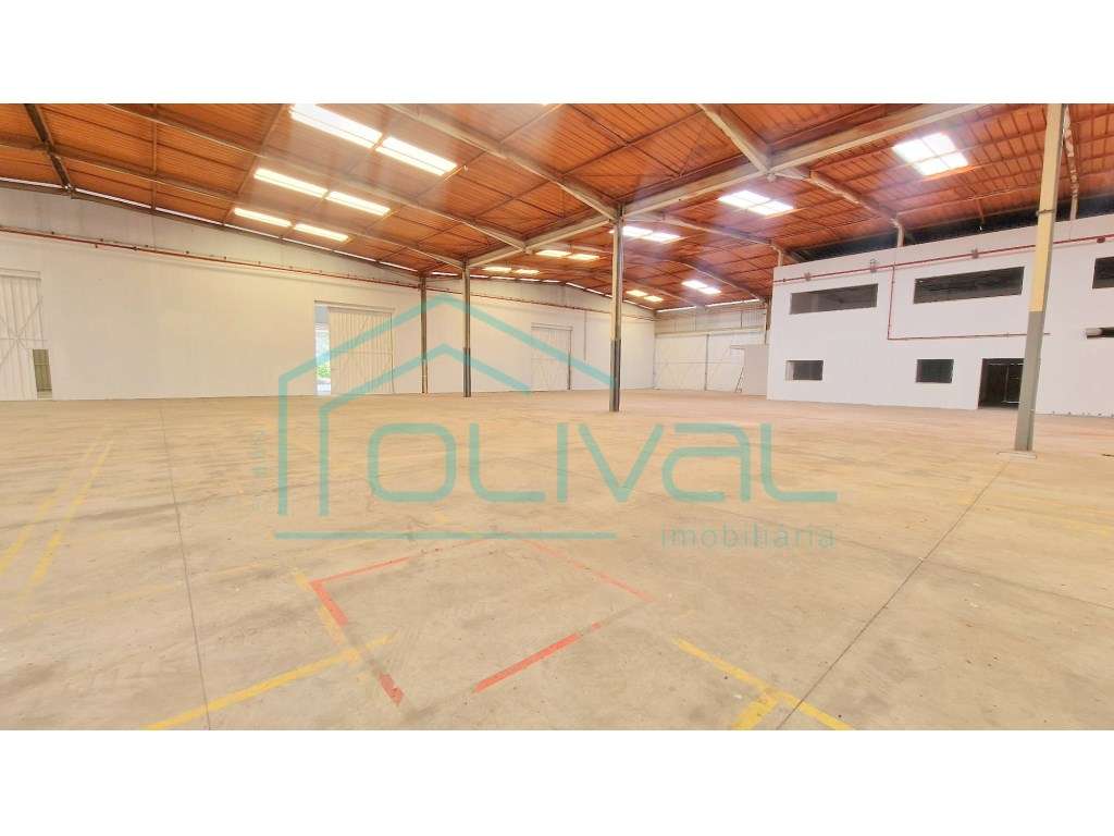 Armazém industrial em Samora Correia - Grande imagem: 3/16