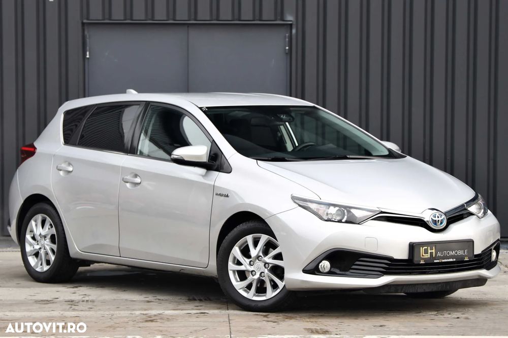 Toyota Auris 1.8 L VVT-i Hybrid Sol - 2