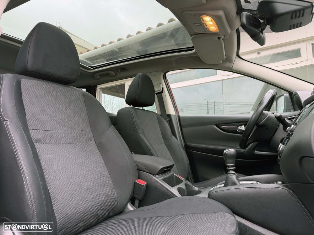 Nissan Qashqai 1.5 dCi N-Connecta 18 - 25