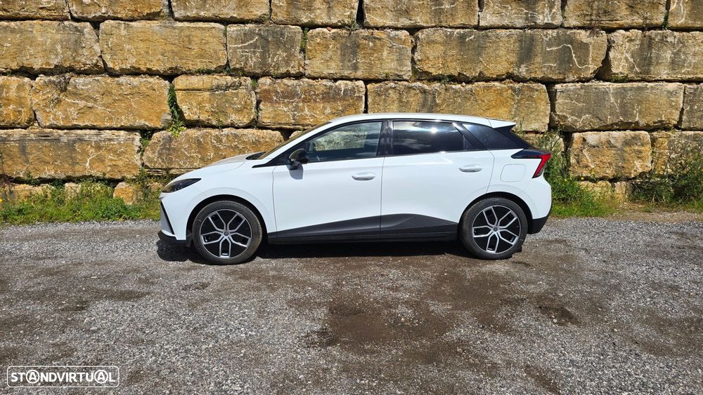 MG MG4 64 kWh Luxury - 3