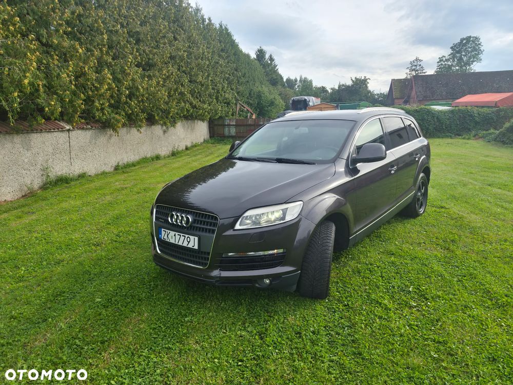 Audi Q7 - 1