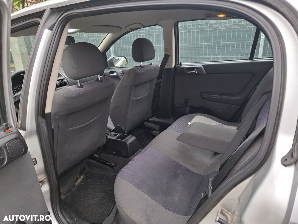 Opel Astra 1.6 Njoy - 5