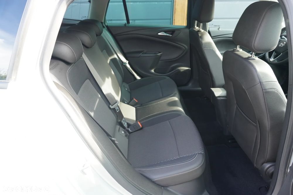 Opel Astra 1.4 Turbo Innovation - 11
