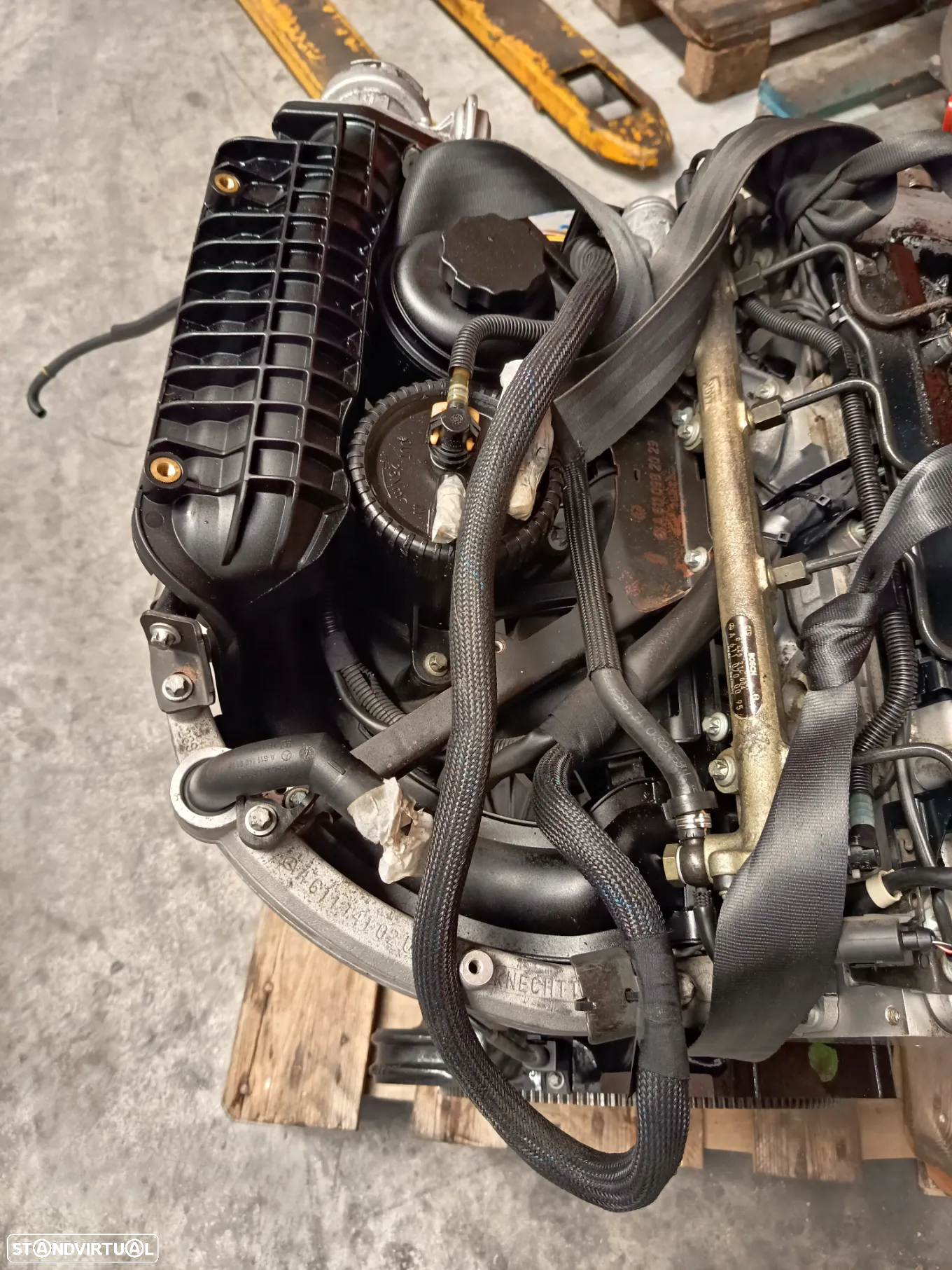 Motor Mercedes E W210 ano 2000 Ref: 611 961 - 3