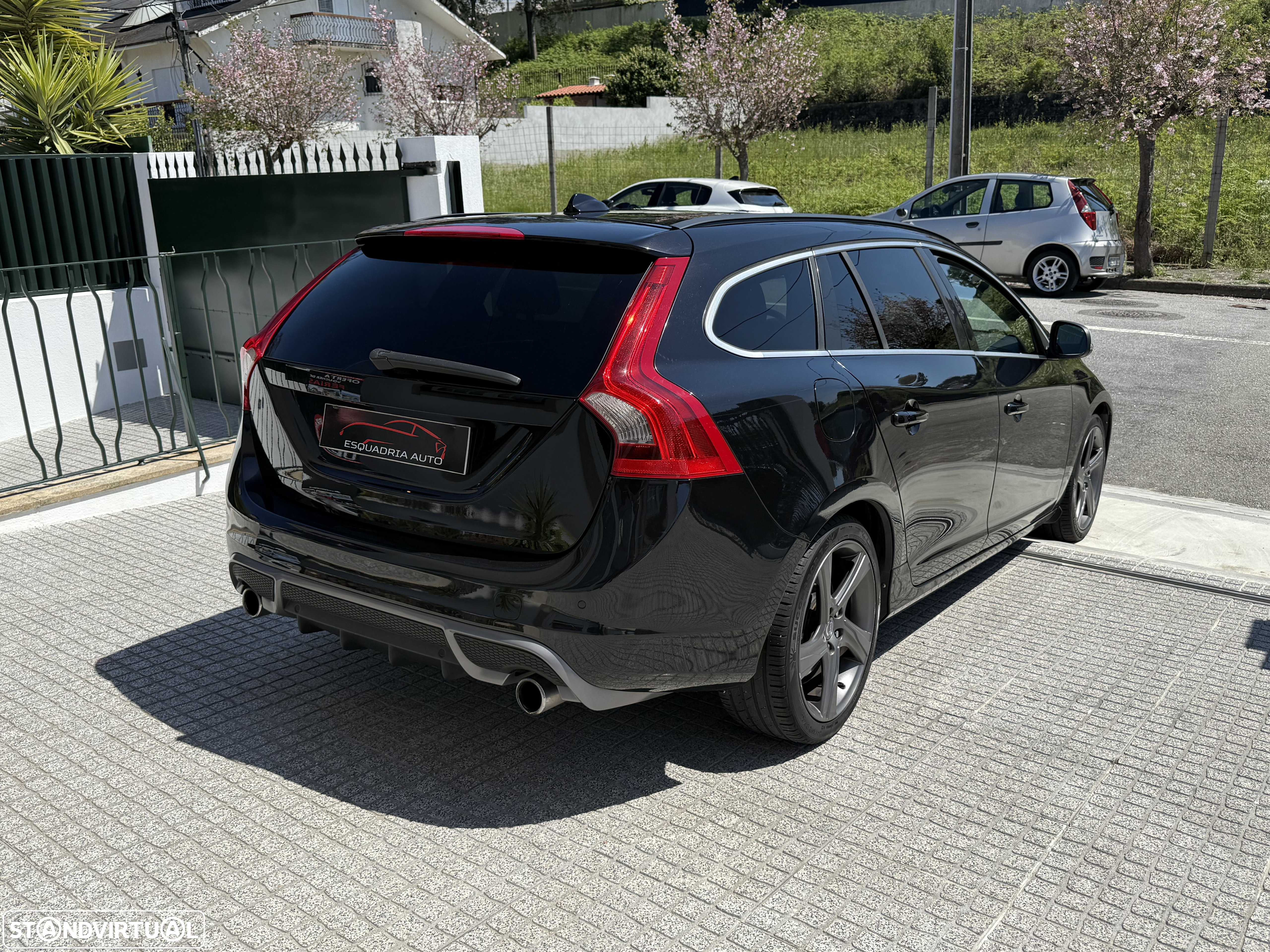 Volvo V60 1.6 D2 R-Design - 5