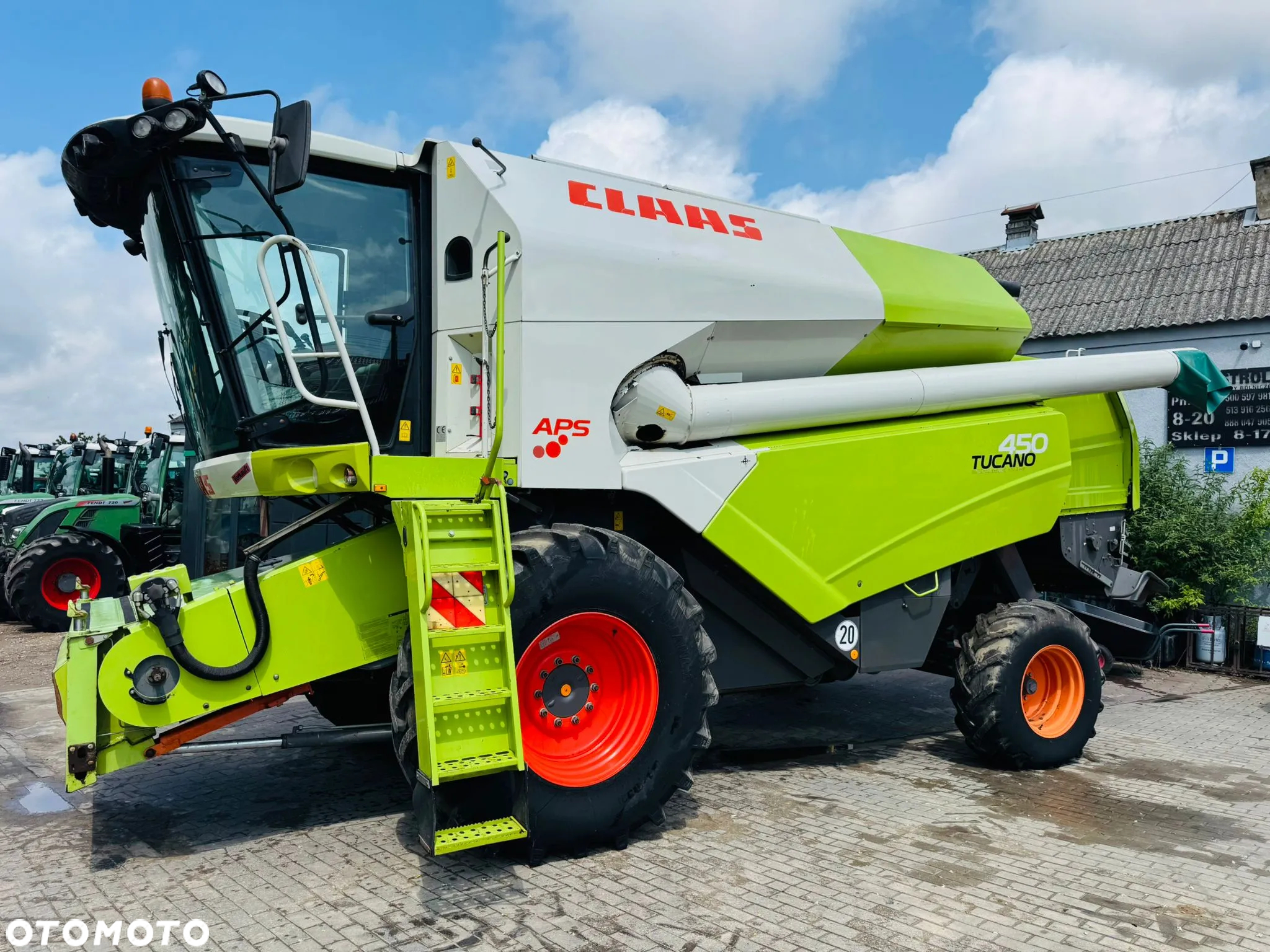 Claas Tucano 450 - 12