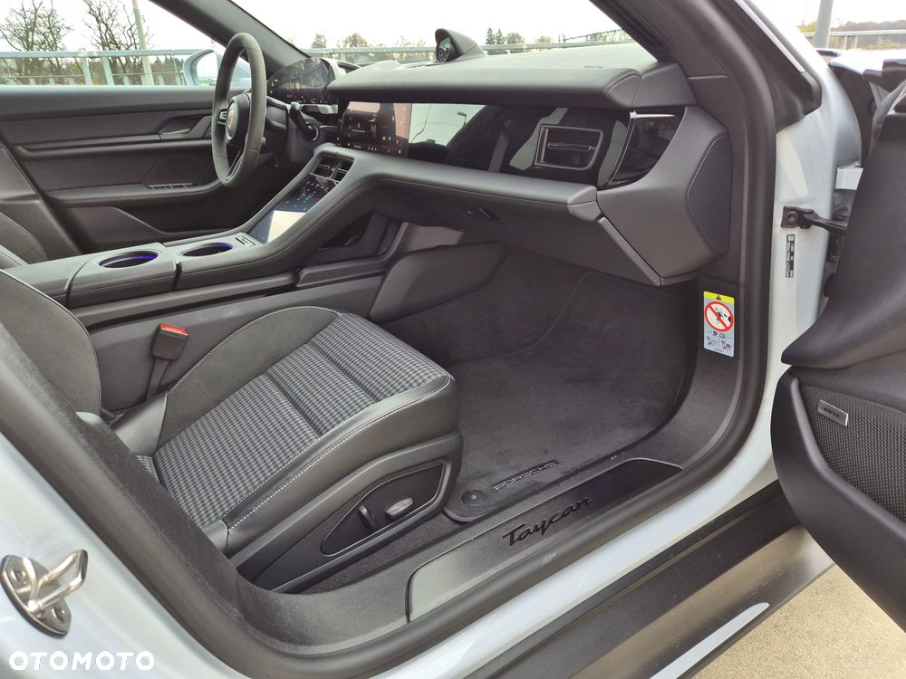 Porsche Taycan Sport Performancebatterie Plus - 27
