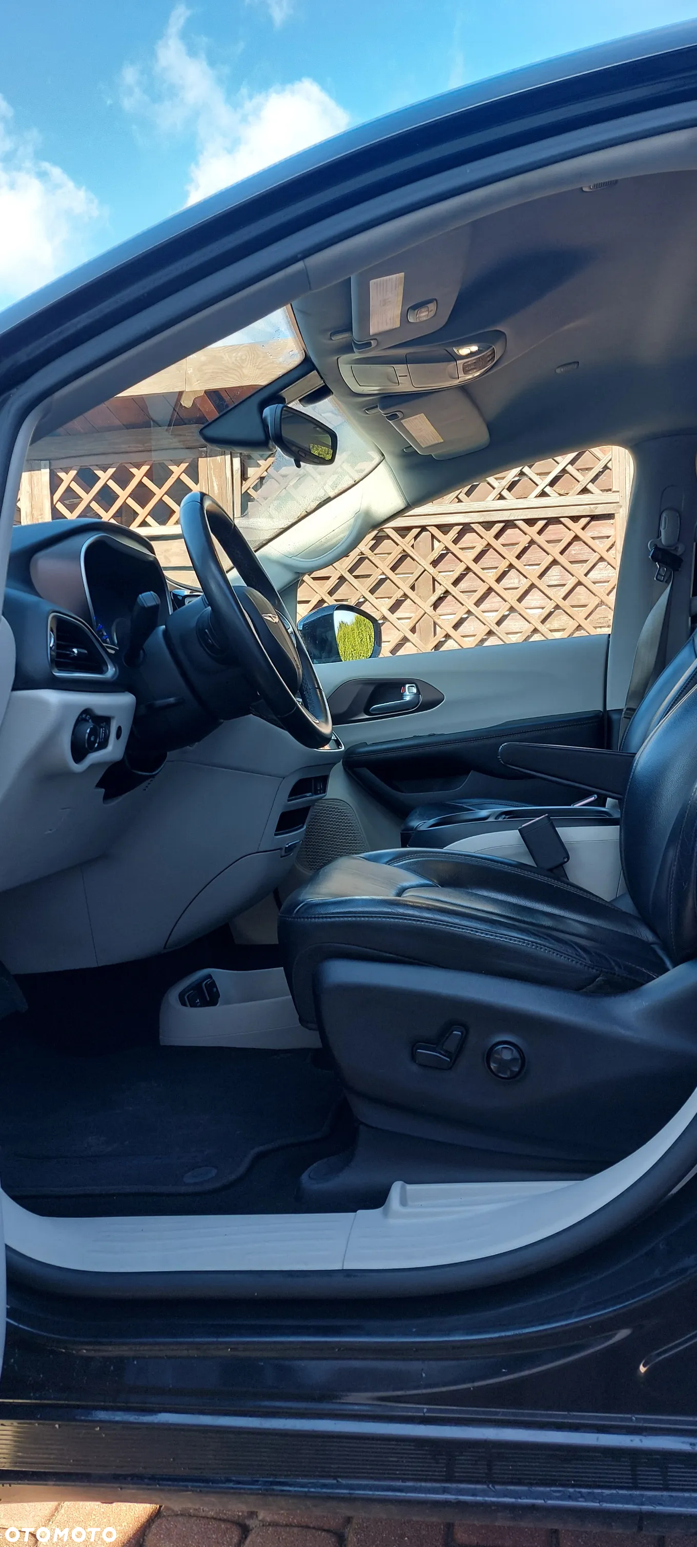 Chrysler Pacifica - 14