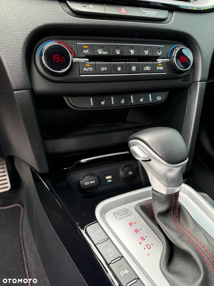 Kia Ceed - 27