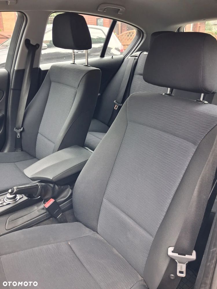 BMW Seria 1 118i - 10