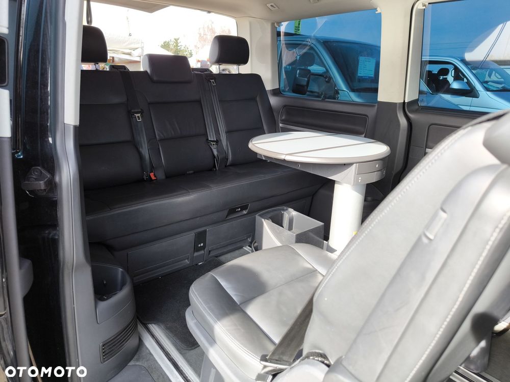 Volkswagen Multivan - 11