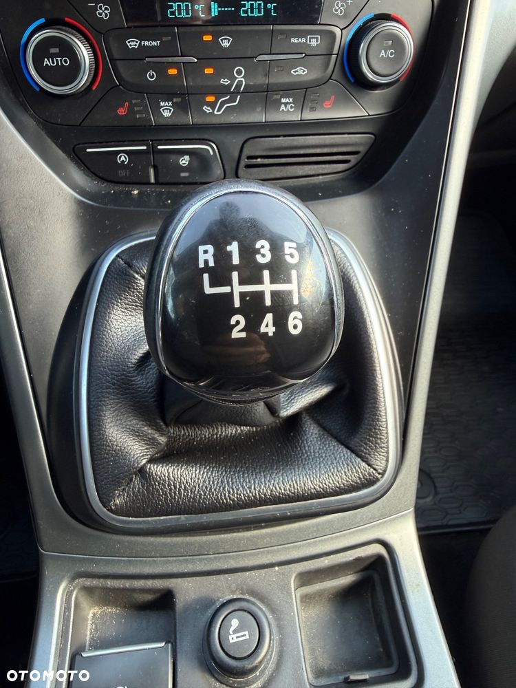 Ford Kuga 1.5 EcoBoost 2x4 Business Edition - 28