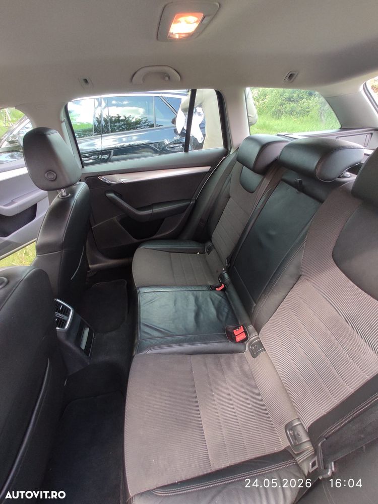 Skoda Octavia 1.6 TDI DSG Style - 9
