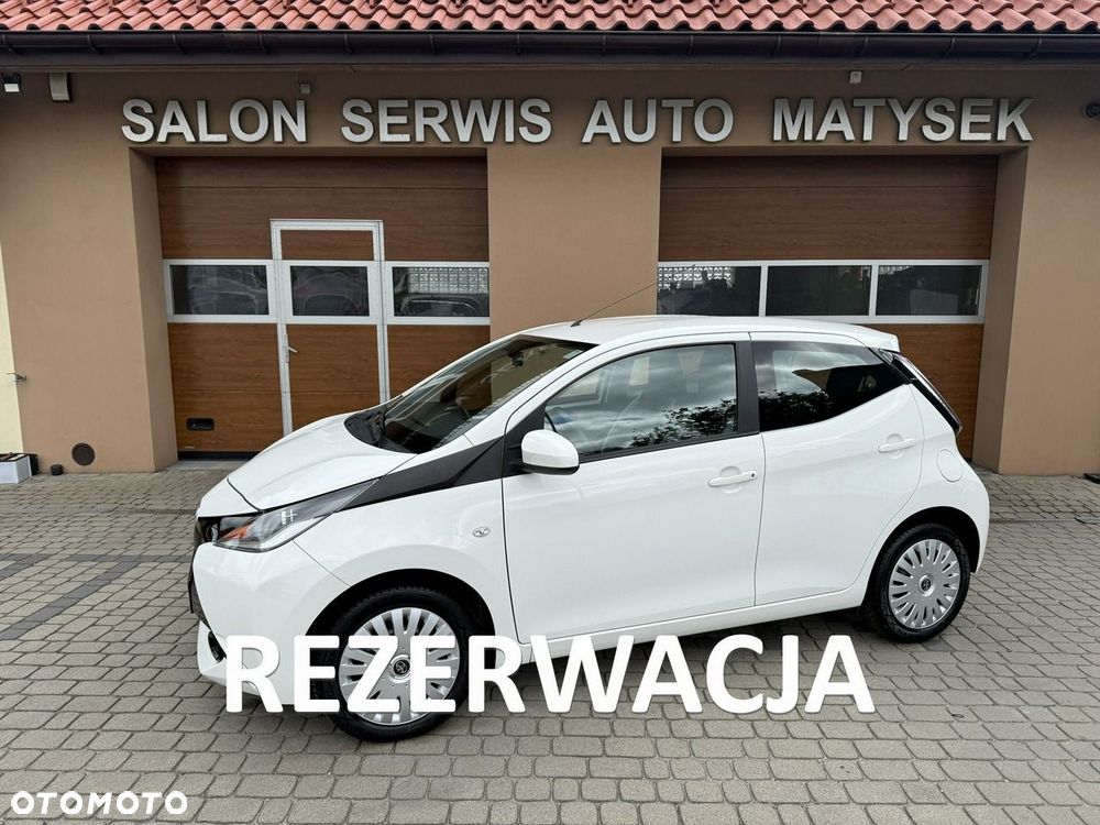Toyota Aygo x-play touch - 1