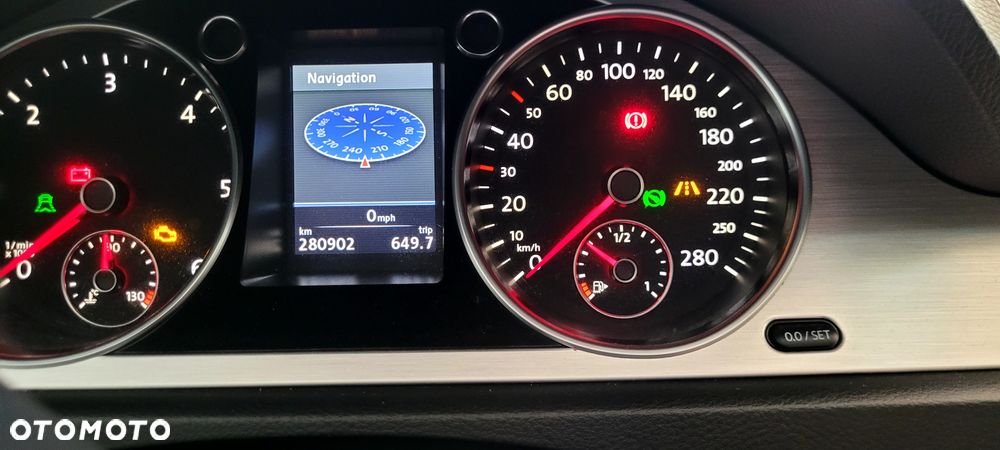 Volkswagen Passat 2.0 TDI DPF Sportline DSG - 11