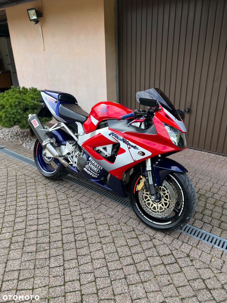 Honda CBR - 1