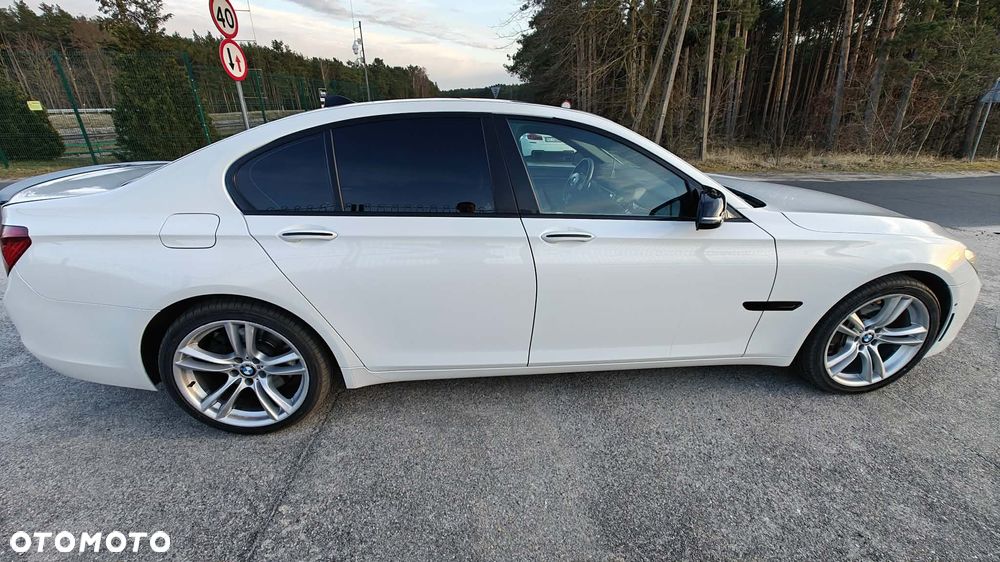BMW Seria 7 740i Edition Exclusive - 7