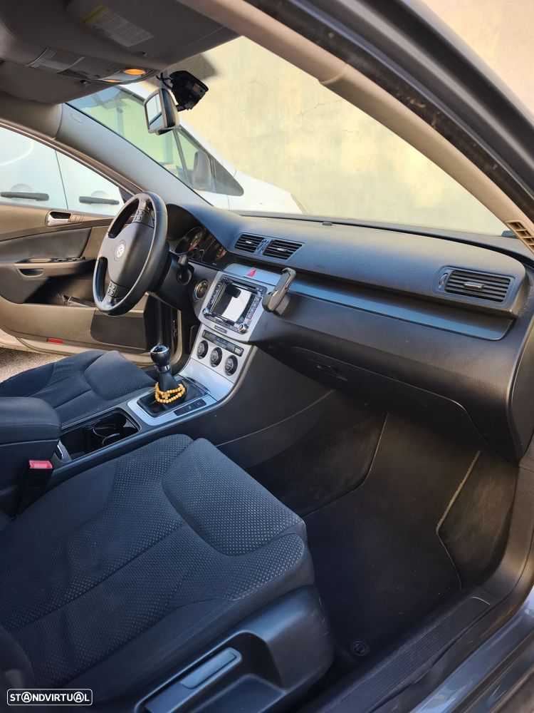 VW Passat Variant 2.0 TDi Confortline - 20