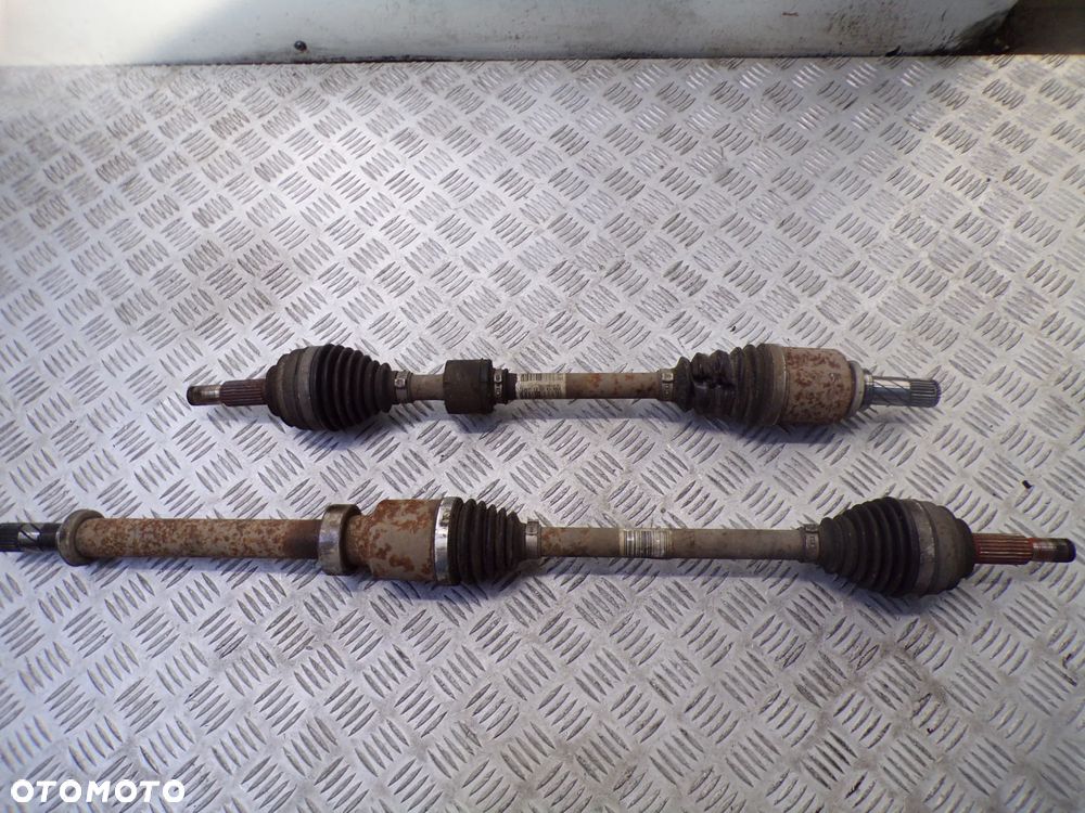 PÓŁOŚ RENAULT CLIO IV LEWA 391010115R PRAWA 391008239R / 391006653R - 1