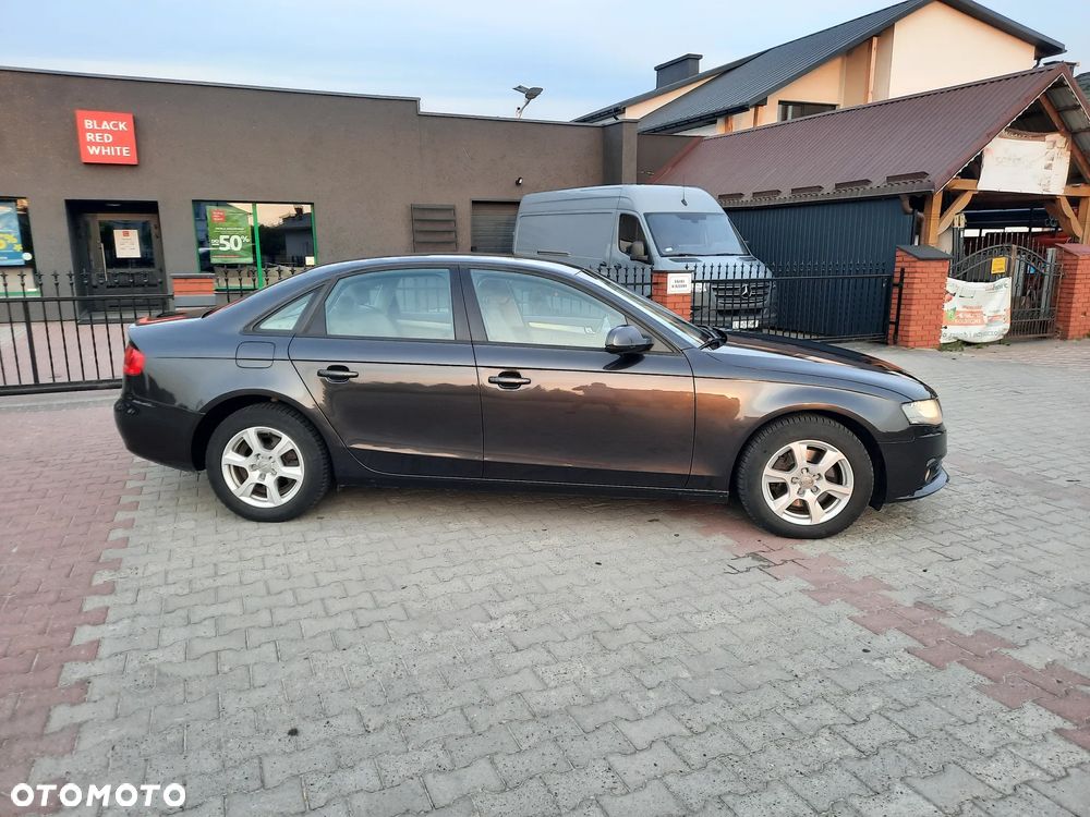 Audi A4 Limousine - 7