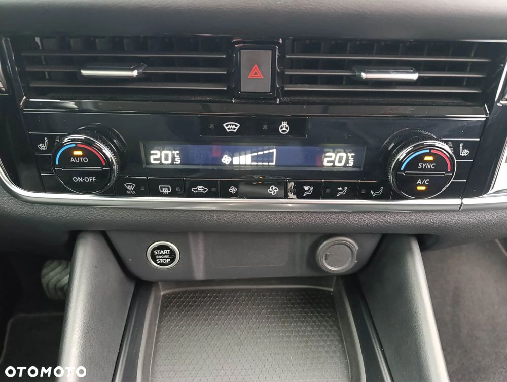 Nissan Qashqai 1.3 DIG-T MHEV N-Connecta Xtronic - 17