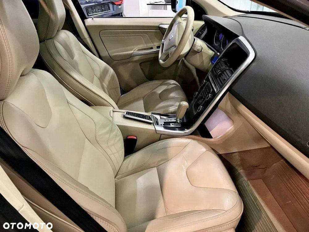 Volvo XC 60 T6 AWD Summum - 4