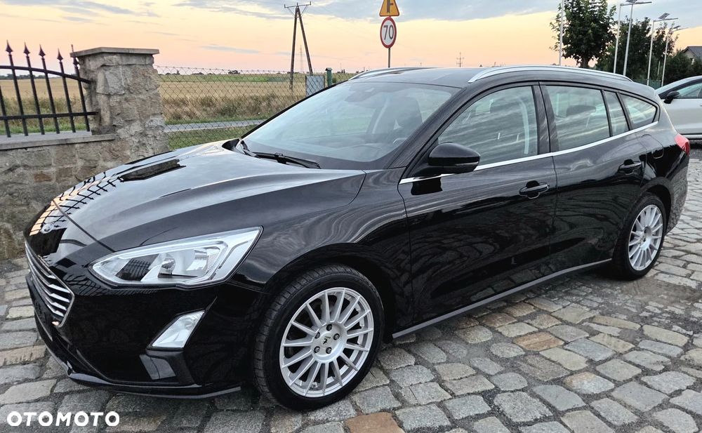 Ford Focus 1.0 EcoBoost Titanium - 23