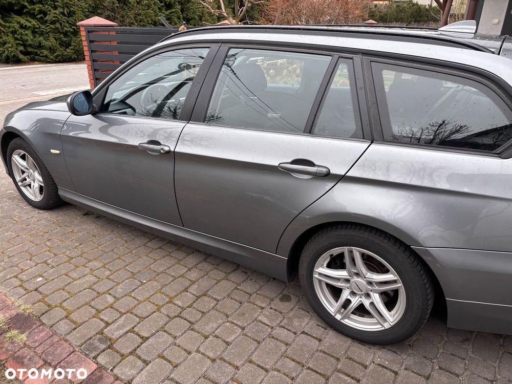 BMW Seria 3 318d DPF - 5