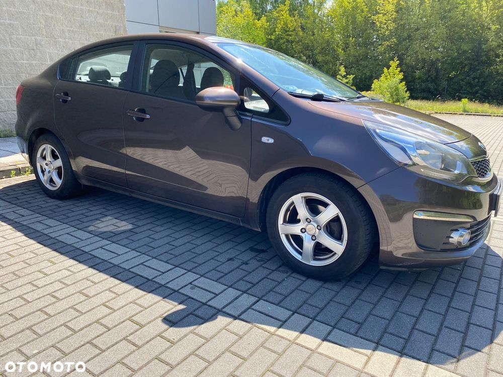 Kia Rio 1.2 L - 8