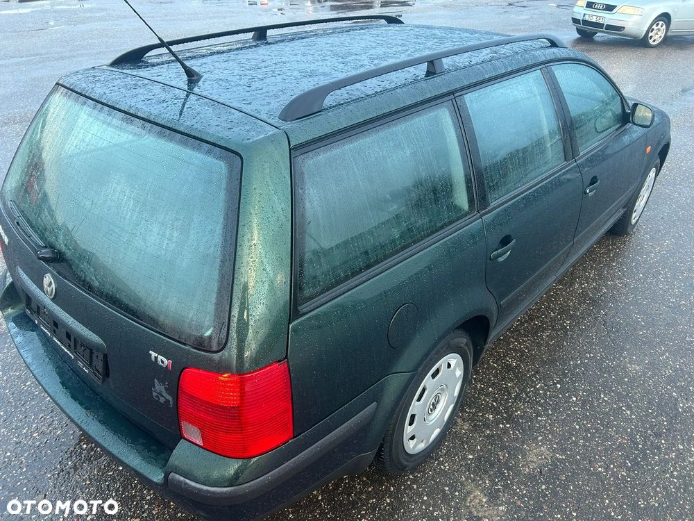 Volkswagen Passat 1.9 TDI Comfortline - 11