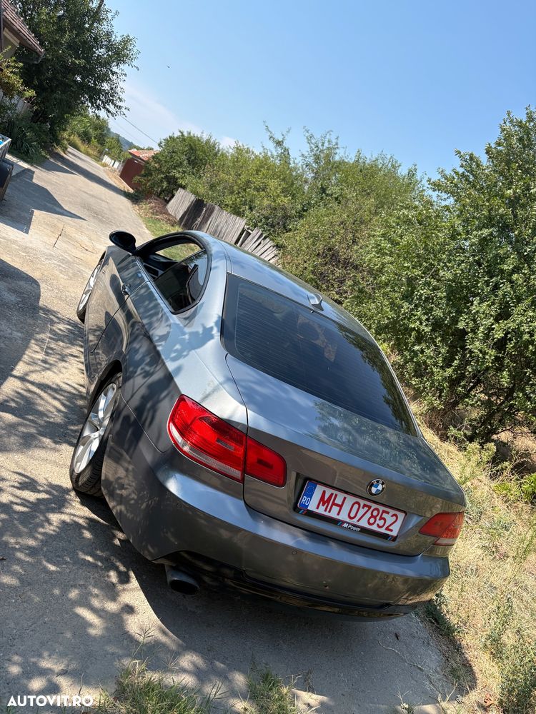 BMW Seria 3 320i Aut. - 8