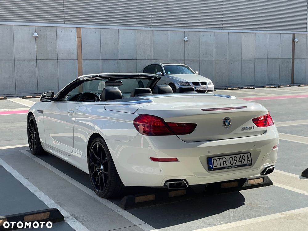 BMW Seria 6 650i - 8