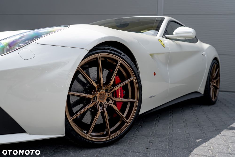 Ferrari F12berlinetta - 10