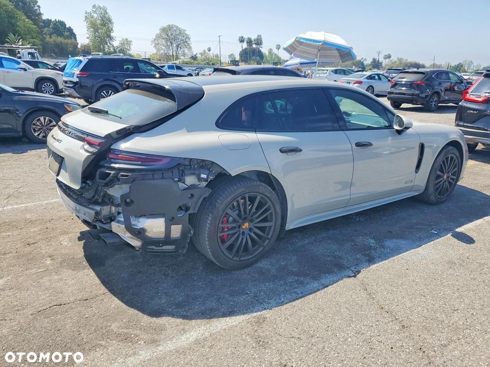 Porsche Panamera - 4
