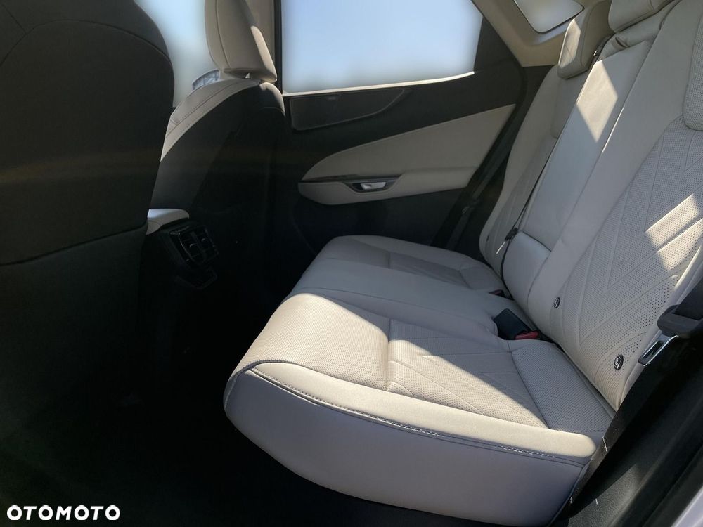 Lexus NX 350h Omotenashi AWD - 11