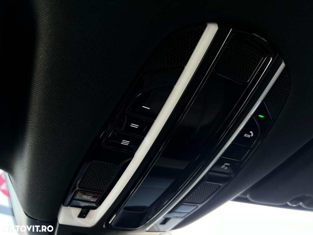 Porsche Cayenne - 32