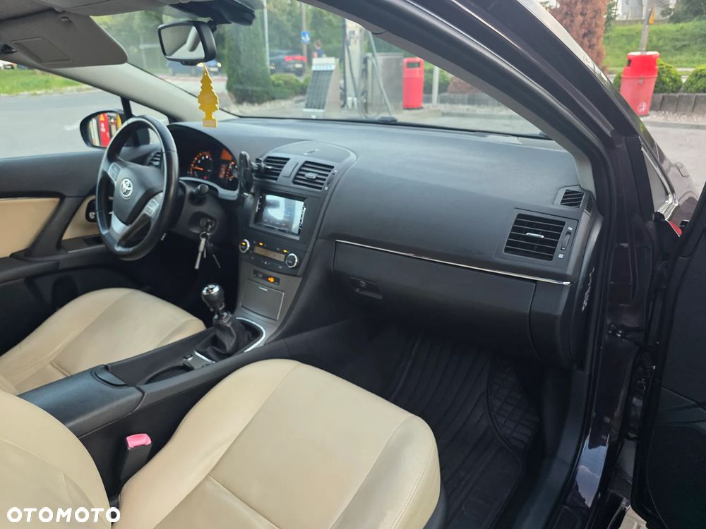 Toyota Avensis 1.8 Executive - 25