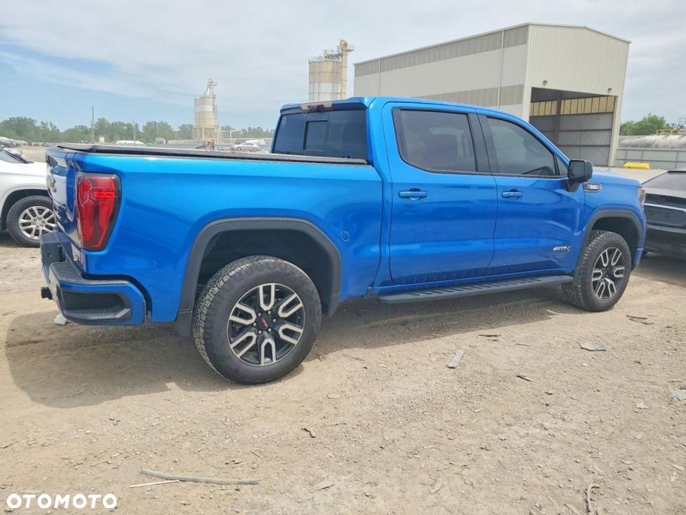 GMC Sierra - 4