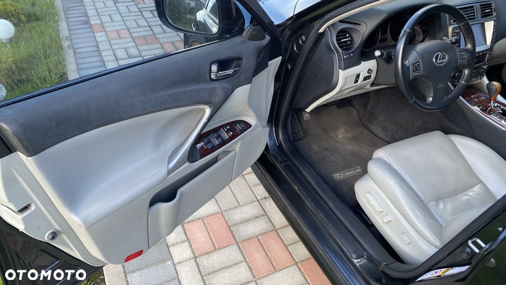 Lexus IS - 15
