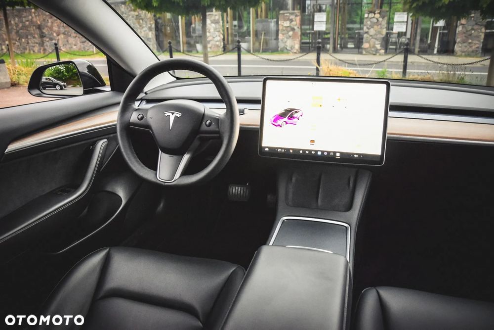 Tesla Model 3 Standard Range Plus - 30