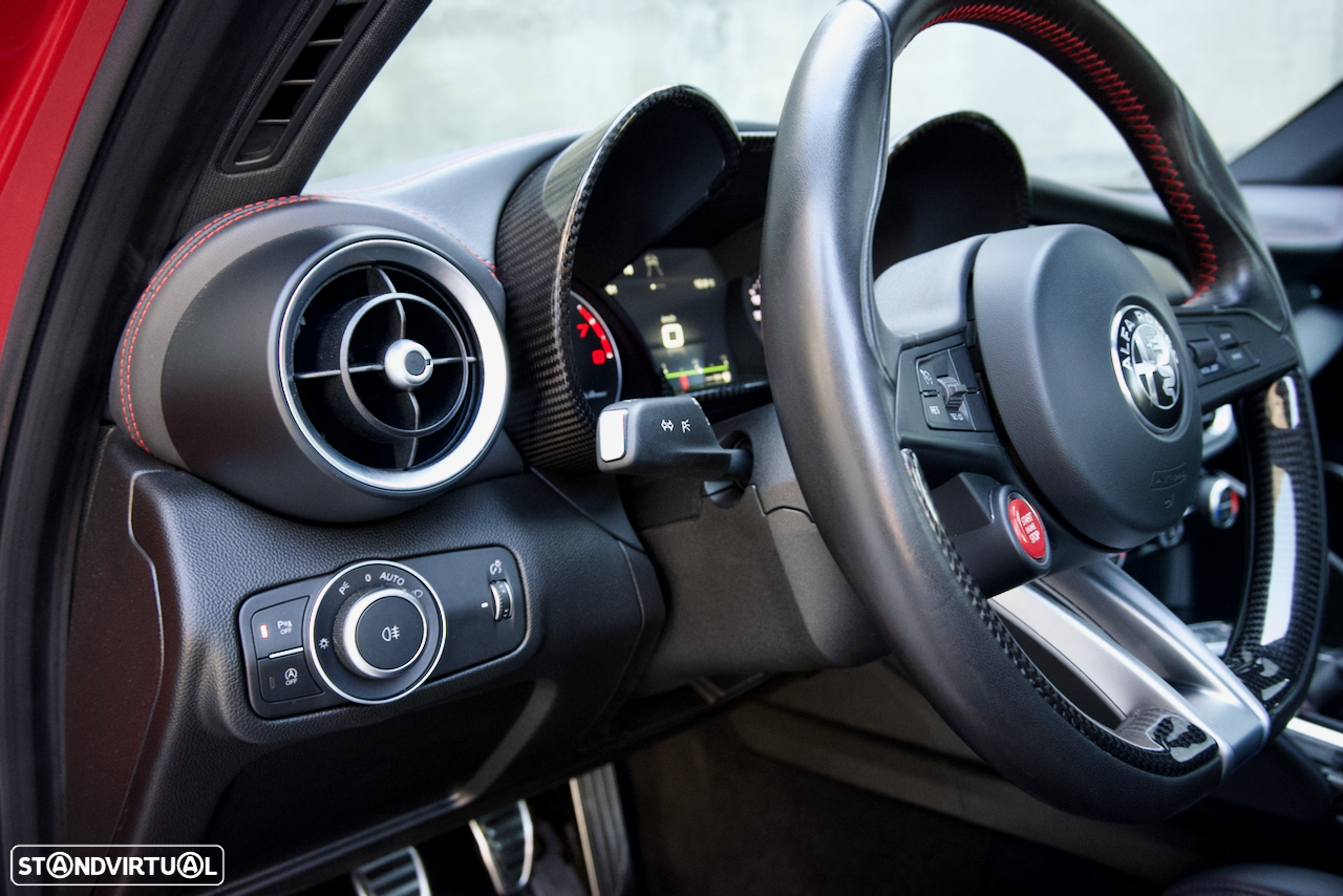 Alfa Romeo Giulia 2.9 Bi-Turbo Quadrifoglio - 30
