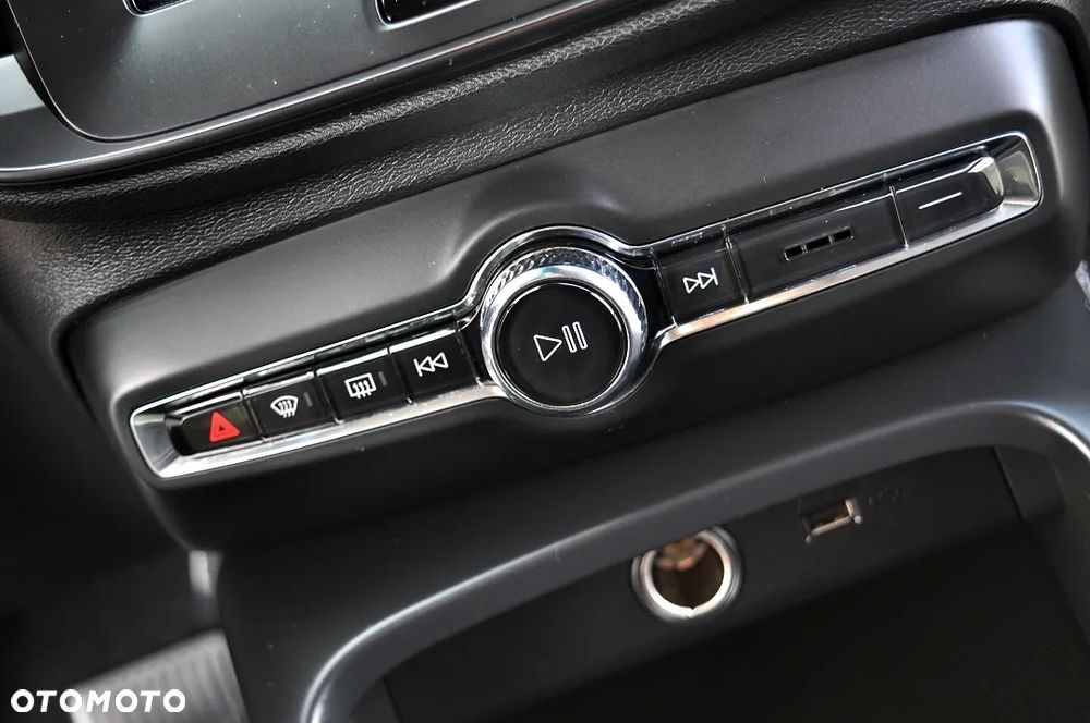 Volvo XC 40 D3 Momentum - 34