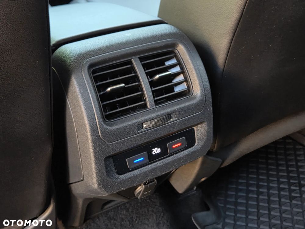 Volkswagen Touran 2.0 TDI SCR DSG Trendline - 37