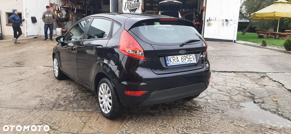 Ford Fiesta - 25