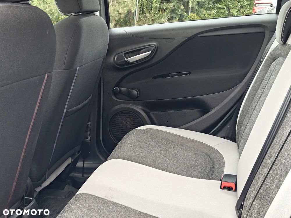Fiat Punto 1.4 Easy S&S - 25