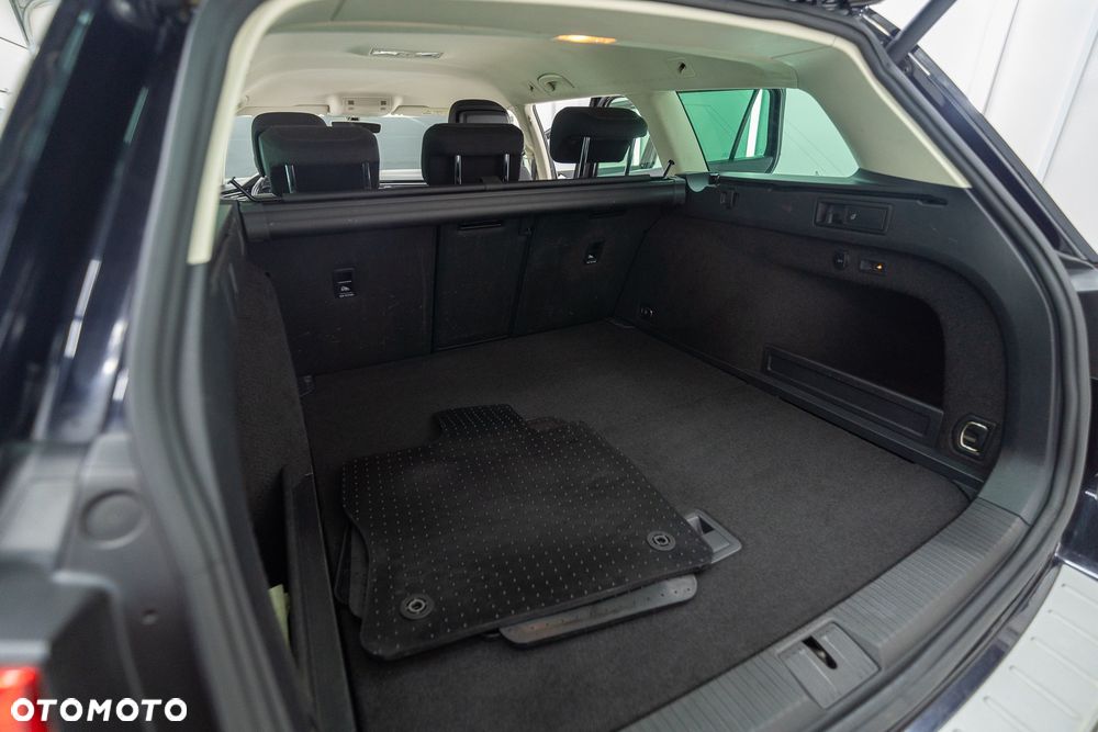 Volkswagen Passat 2.0 TDI SCR DSG Comfortline - 7