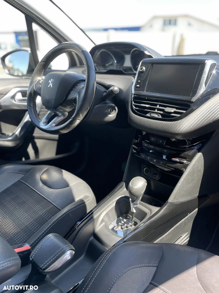 Peugeot 2008 PureTech 110 GPF Stop&Start EAT6 Allure - 14