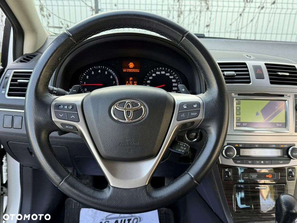 Toyota Avensis 2.0 Premium MS - 12
