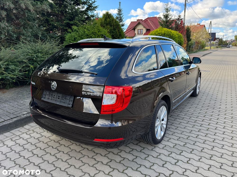 Skoda Superb 2.0 TDI 4x4 Elegance DSG - 4