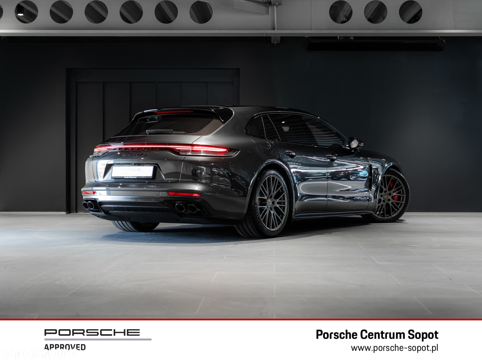 Porsche Panamera GTS Sport Turismo - 5